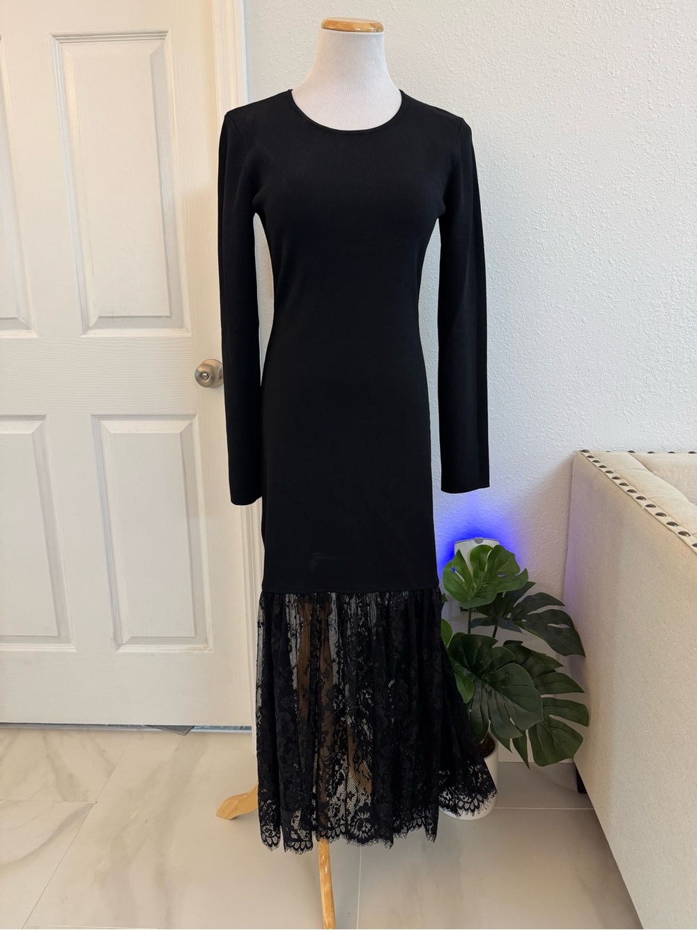 NWT Tuckernuck Hyacinth House Black Knit Giavanna Maxi Dress M - Picture 2 of 11